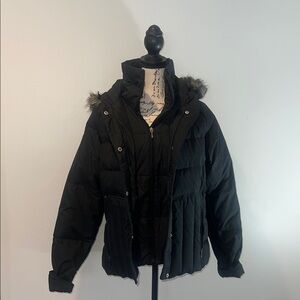 Columbia Black Women's Puffer Coat with removable Faux Fur Hood Medium